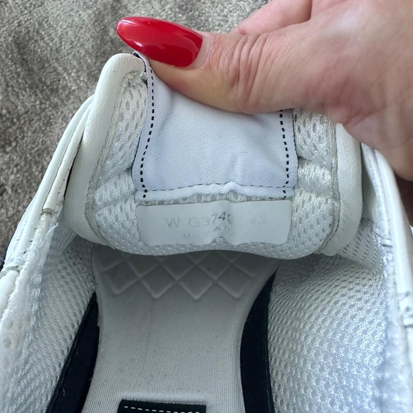 Chanel Leather And Meshed Runners in Black & White Size 43. - Picture 6 of 7